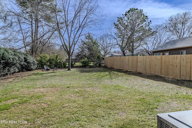 view of yard featuring fence