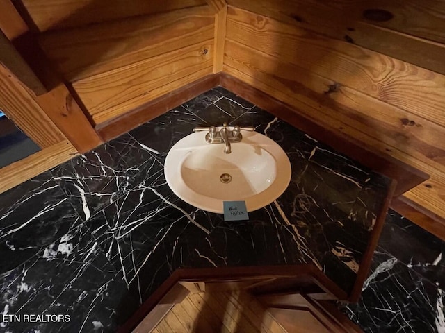 interior details with decorative backsplash