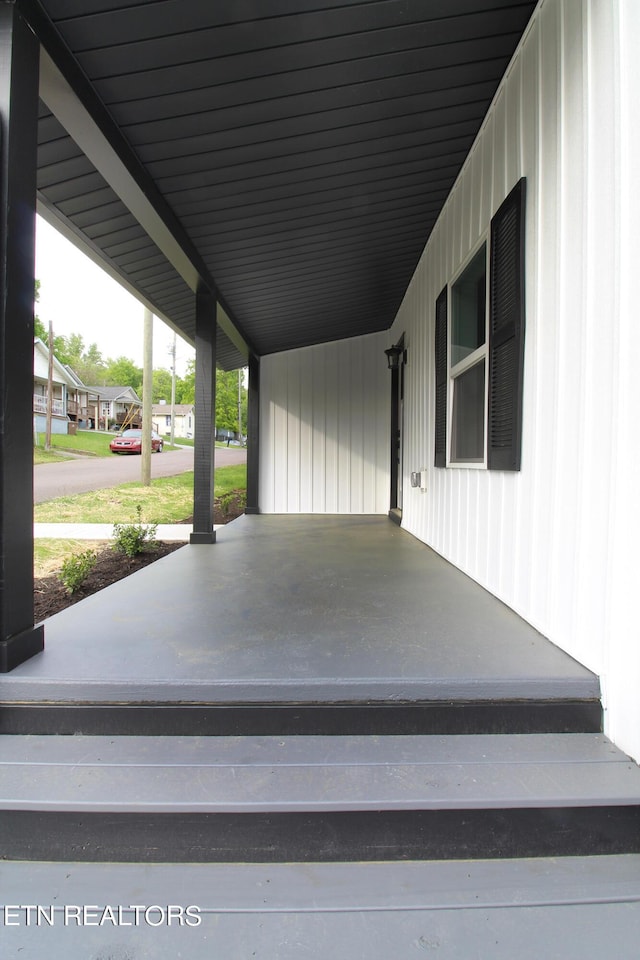 view of patio / terrace with covered porch