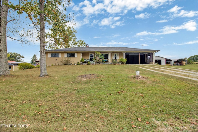 single story home with a front lawn