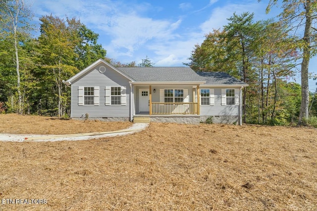 ranch-style house with a porch