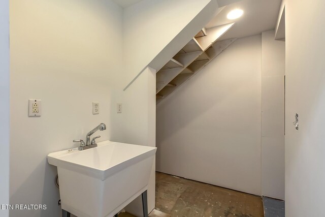 laundry room with sink