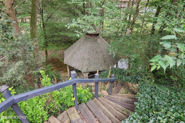 3138 Cool Creek Rd, Sevierville, TN 37862 - wooden terrace with a gazebo