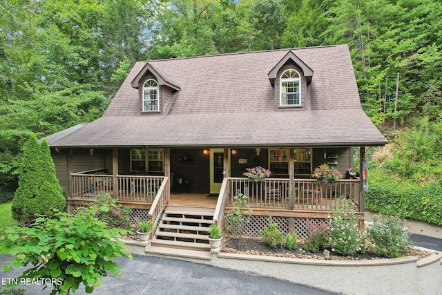 view of front of home with covered porch