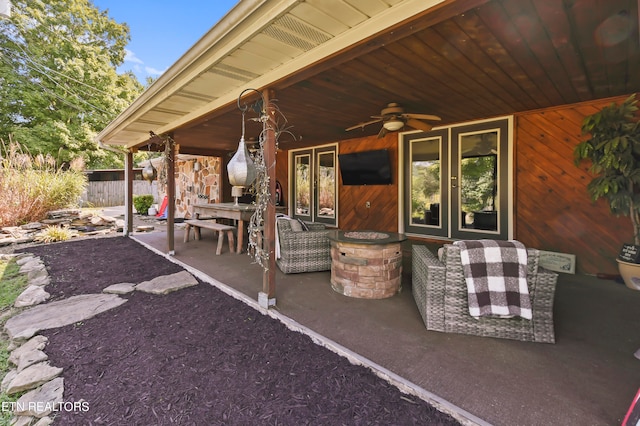 view of patio / terrace with ceiling fan