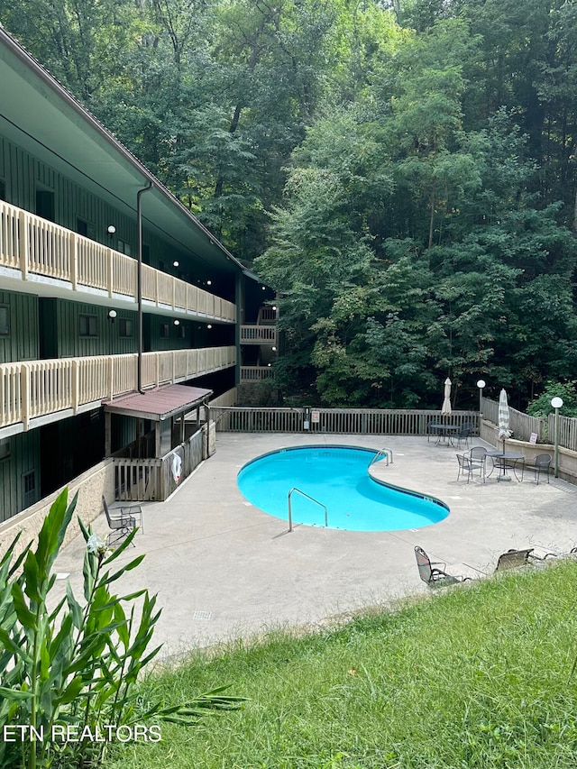 Listing photo 2 for 1435 Wiley Oakley Dr Unit 175, Gatlinburg TN 37738