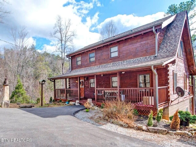 view of front of home with covered porch