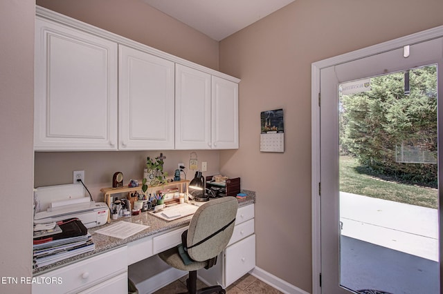 108 Waynoka Ln, Loudon, TN 37774 - office area with baseboards and built in desk
