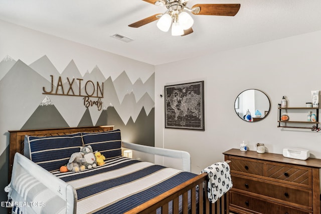 bedroom featuring ceiling fan