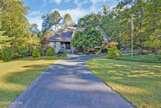 craftsman house with a front yard