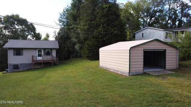 view of yard with a shed