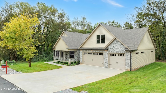 view of front of house featuring a front yard