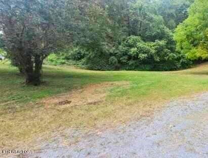 Listing photo 3 for 437 Allen Rd, Sevierville TN 37876