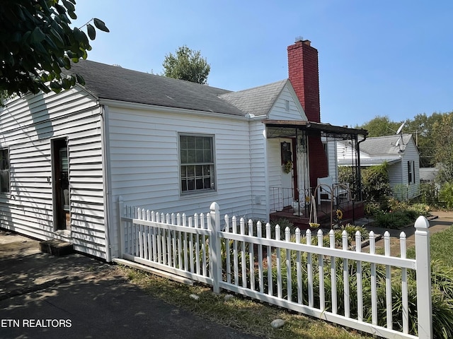 view of front of property