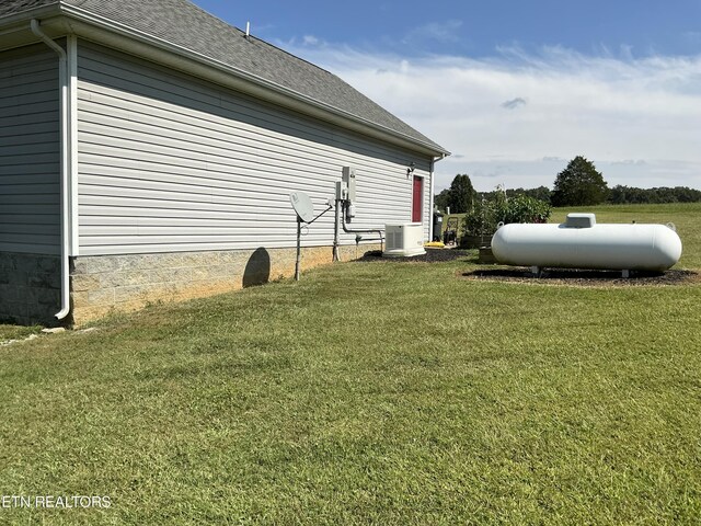 view of yard featuring cooling unit