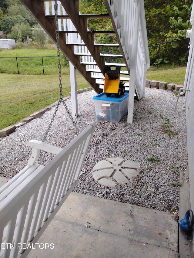 view of yard featuring a patio area