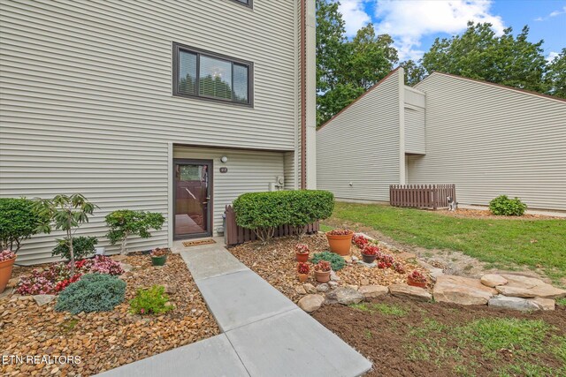 view of entrance to property