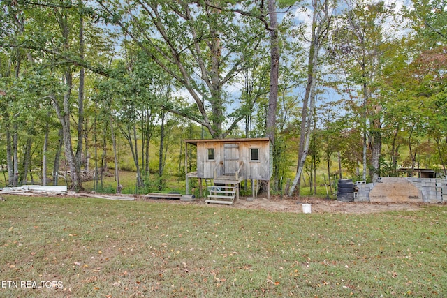 exterior space featuring a yard