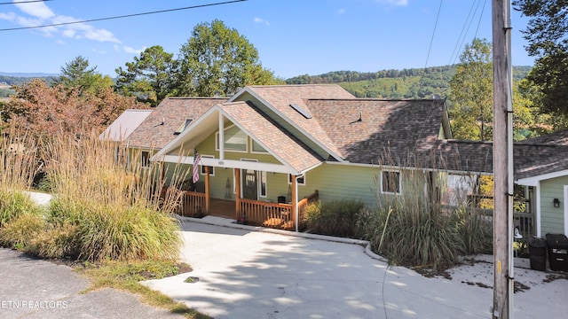 view of front of house with covered porch