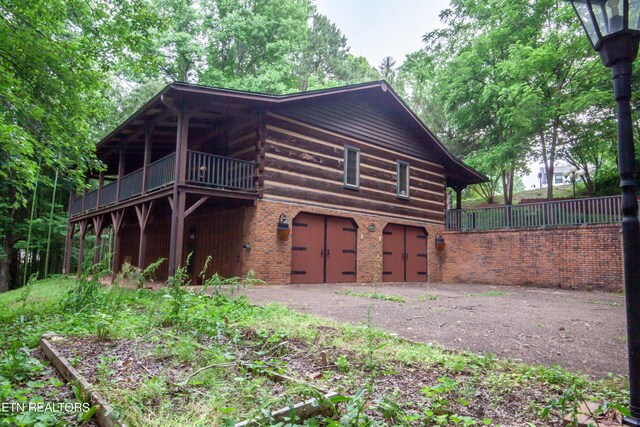 view of outbuilding