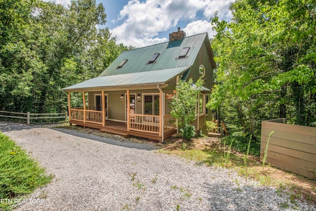 view of front of house featuring covered porch