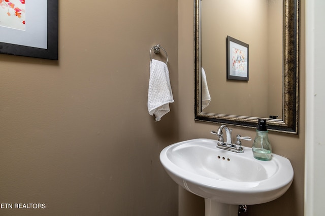 bathroom with sink