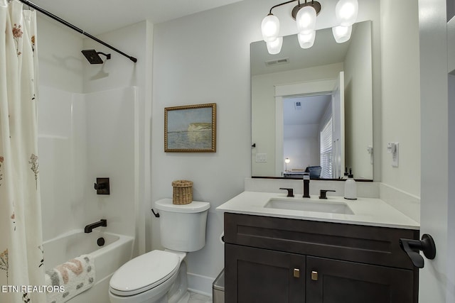 full bath with visible vents, shower / tub combo, vanity, baseboards, and toilet