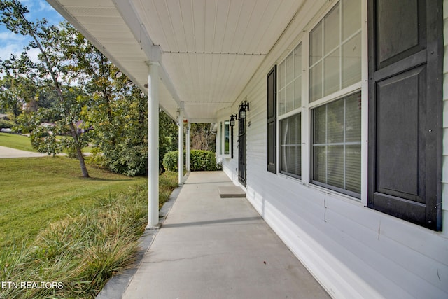 view of patio featuring covered porch