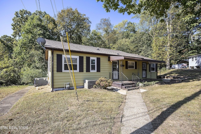 118 Cahill Ln, Oak Ridge, TN 37830 - bungalow-style home featuring a front yard