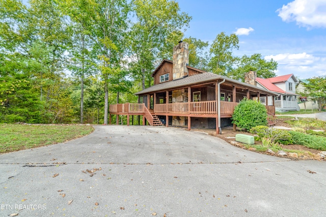 view of front of property