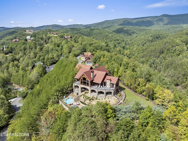 bird's eye view with a mountain view