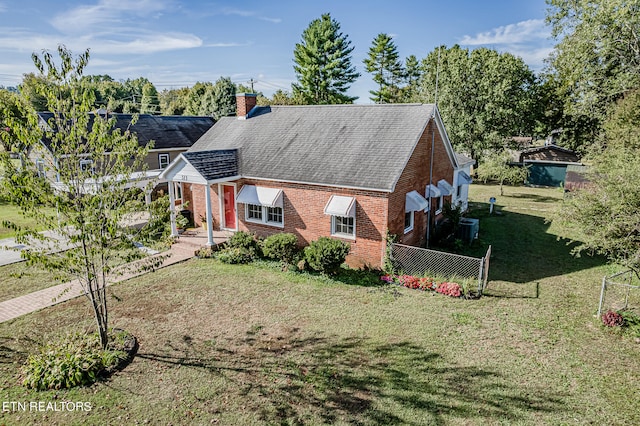 view of front of house with a front yard