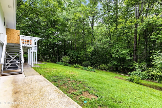 view of yard with a patio area