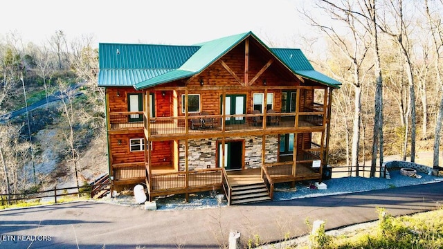 cabin with a balcony