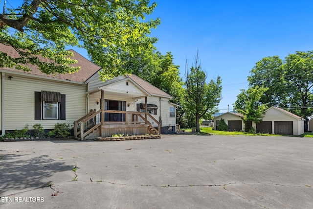 view of front of home featuring a porch