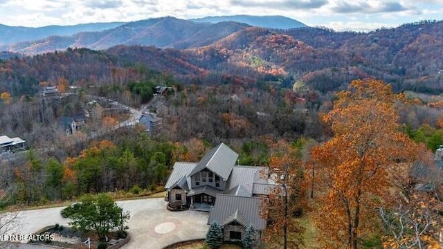 bird's eye view featuring a mountain view