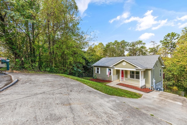 view of front of property with covered porch