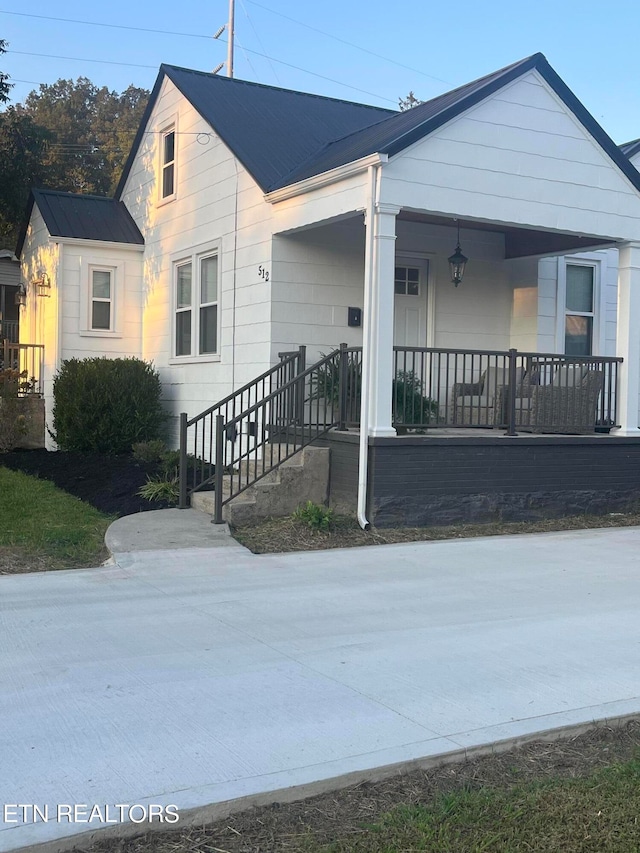 view of front of home with covered porch