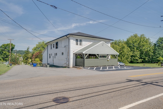 exterior space featuring a carport