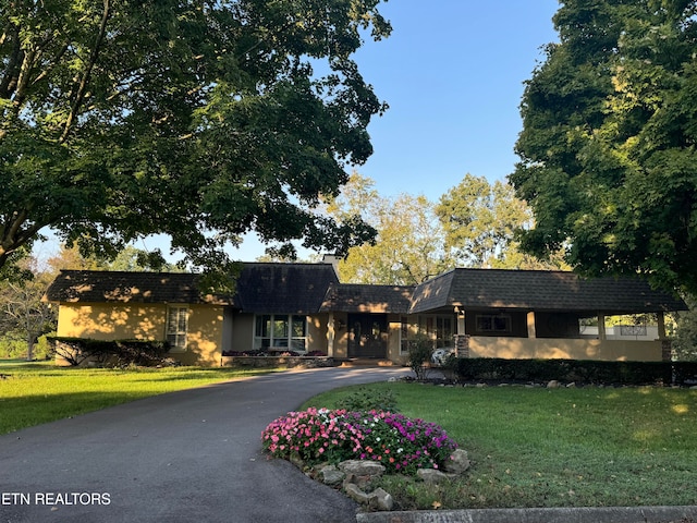 12365 N Fox Den Dr, Farragut, TN 37934 - ranch-style house featuring a front yard
