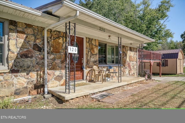 property entrance with a porch