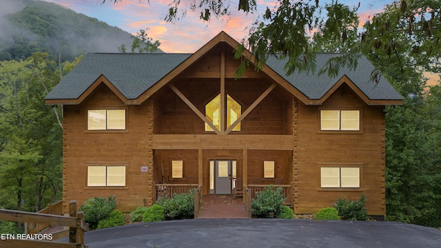 view of front of property featuring a porch