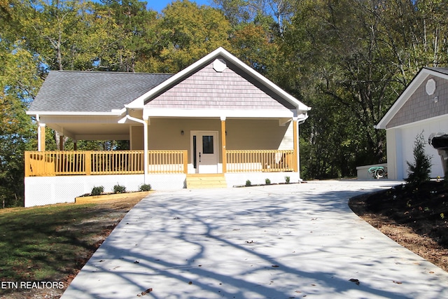 view of front facade featuring a porch