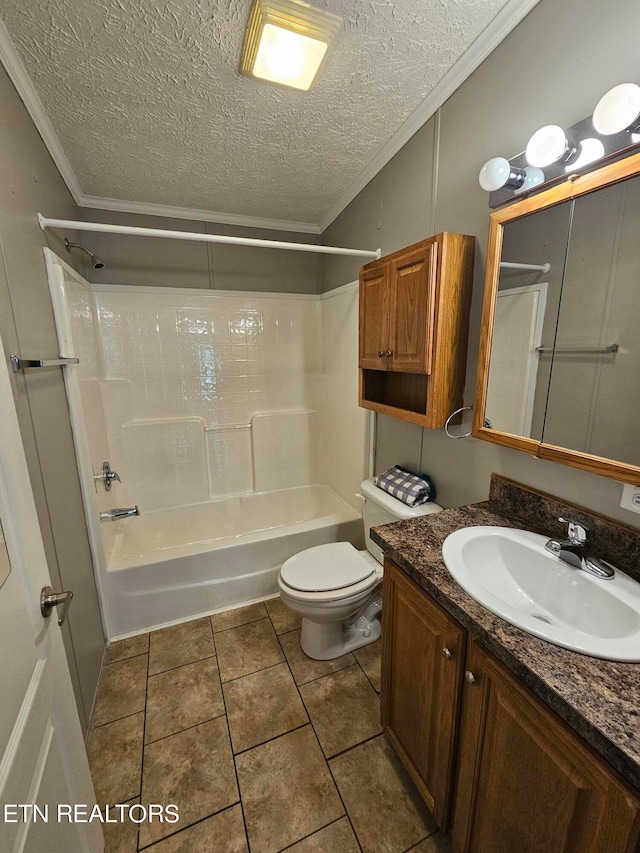 full bathroom featuring crown molding, toilet, shower / bathing tub combination, and a textured ceiling