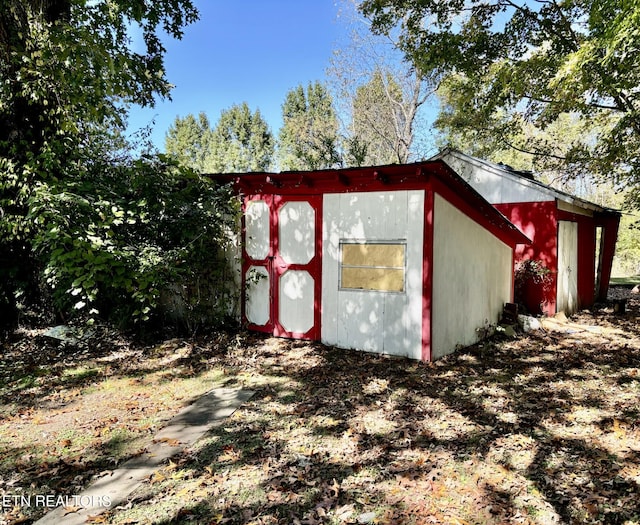 view of outdoor structure