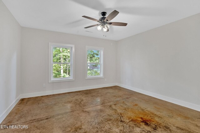 empty room with ceiling fan