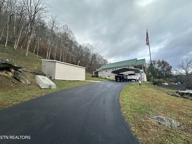 59 River Rd, Miracle, KY 40856 - view of asphalt driveway