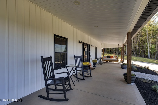 view of patio / terrace with covered porch