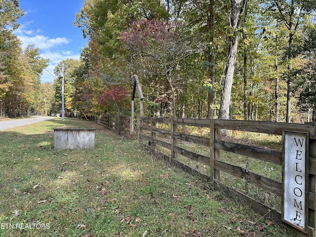 Listing photo 3 for 1247 Grievers Chapel Rd, Rockwood TN 37854