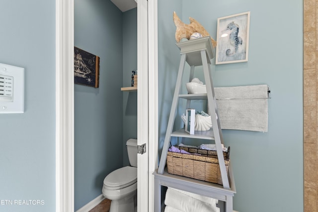 339 Eagles Rdg, Tazewell, TN 37879 - bathroom with toilet and baseboards